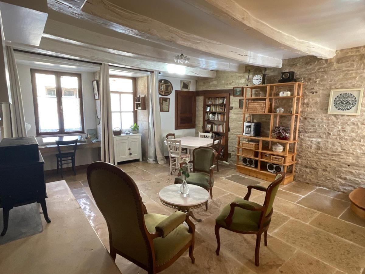 Vila Rue De La Tour Du Pin Fontaine-Française Exteriér fotografie