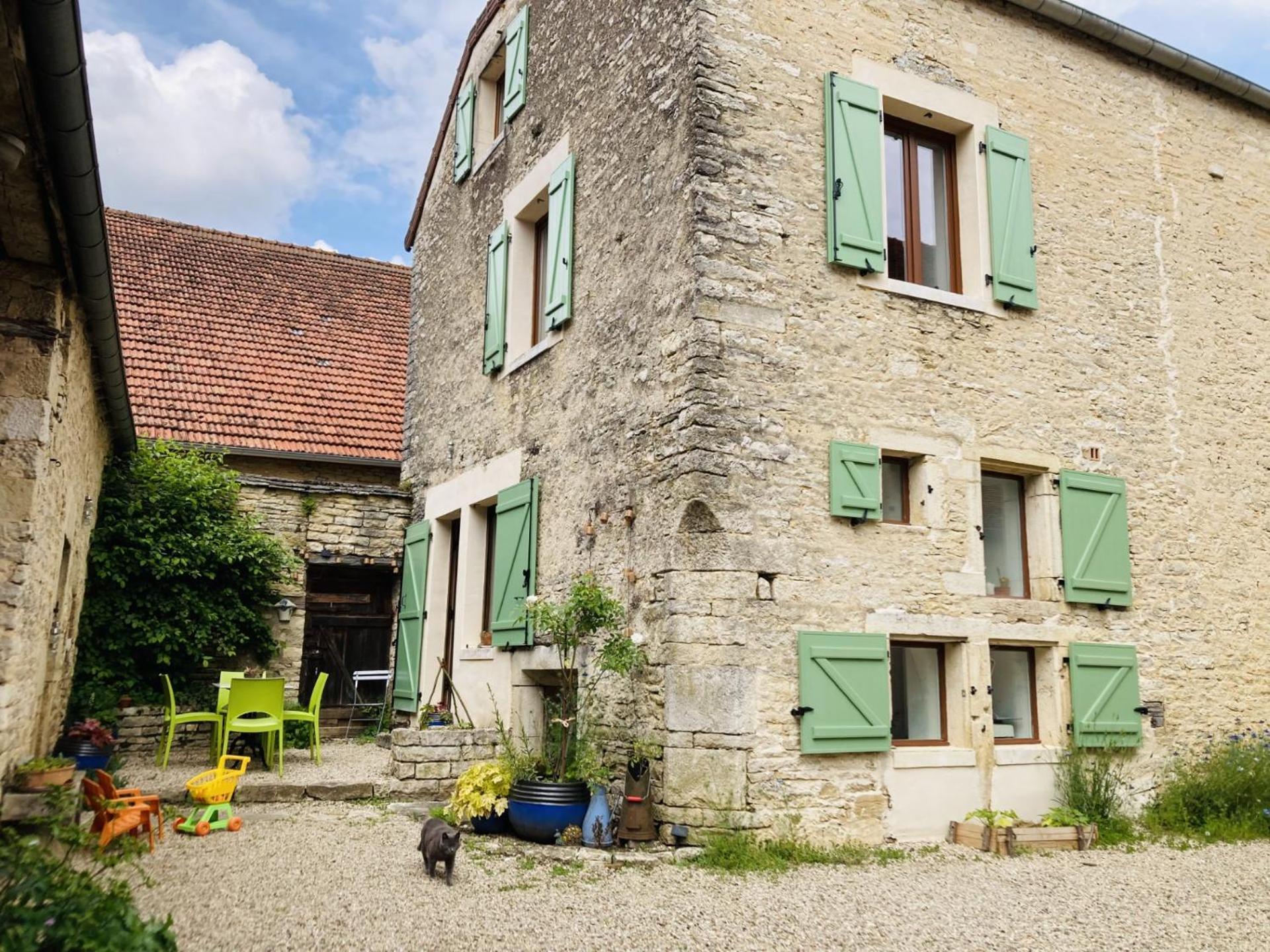 Vila Rue De La Tour Du Pin Fontaine-Française Exteriér fotografie